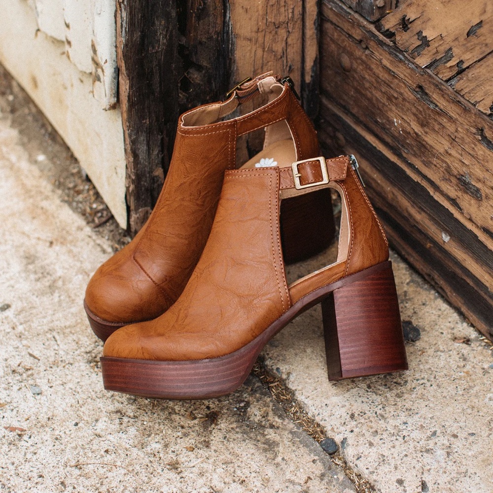 Yellow Box Linea Platform Clogs